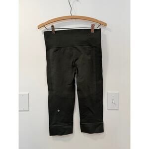 Lululemon Seamlessly Street Crop Heathered Gator Green Size 6